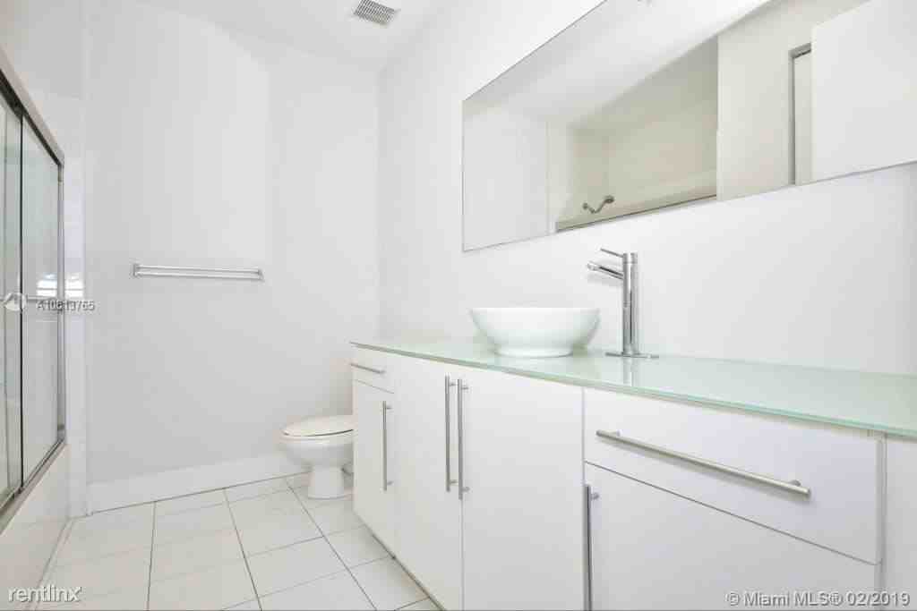 1791 NE Miami Gardens Dr - Photo 2 of 8