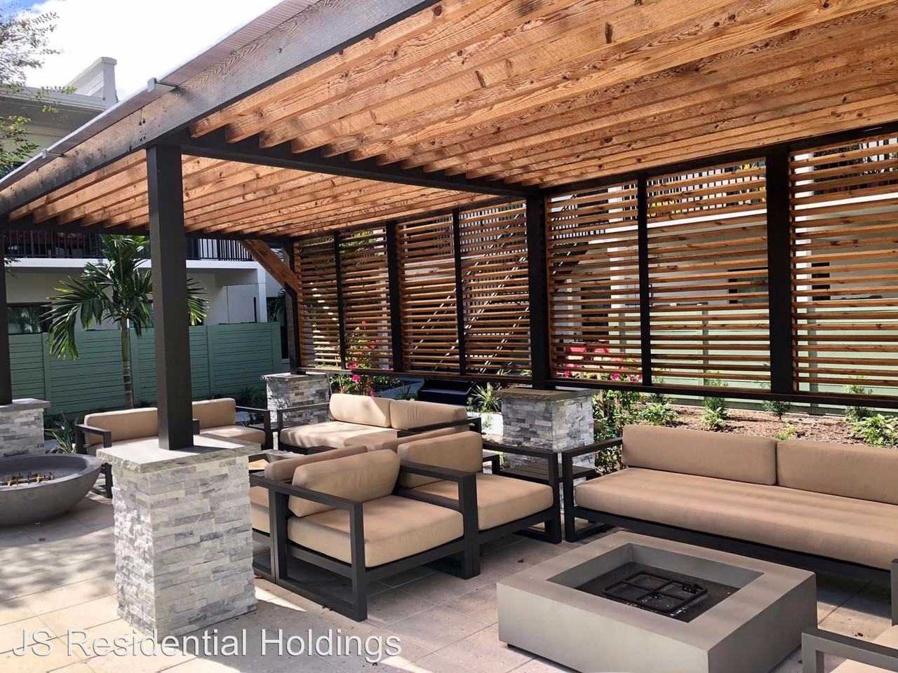 115 S Lois Ave #116 - Photo 2 of 12