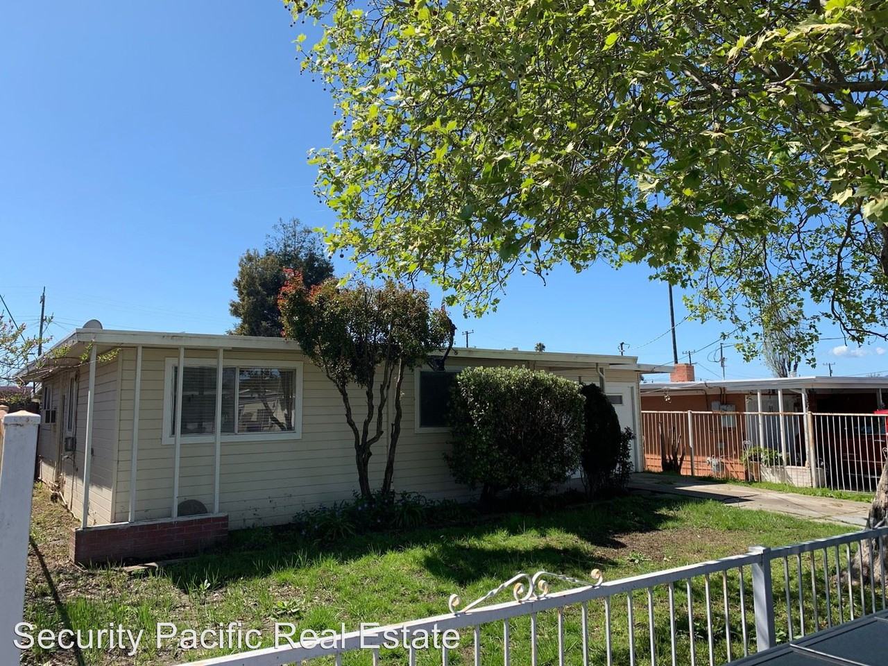 800 Bradford Dr - Photo 2 of 14