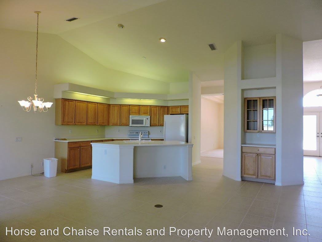 974 Chickadee Dr - Photo 3 of 9