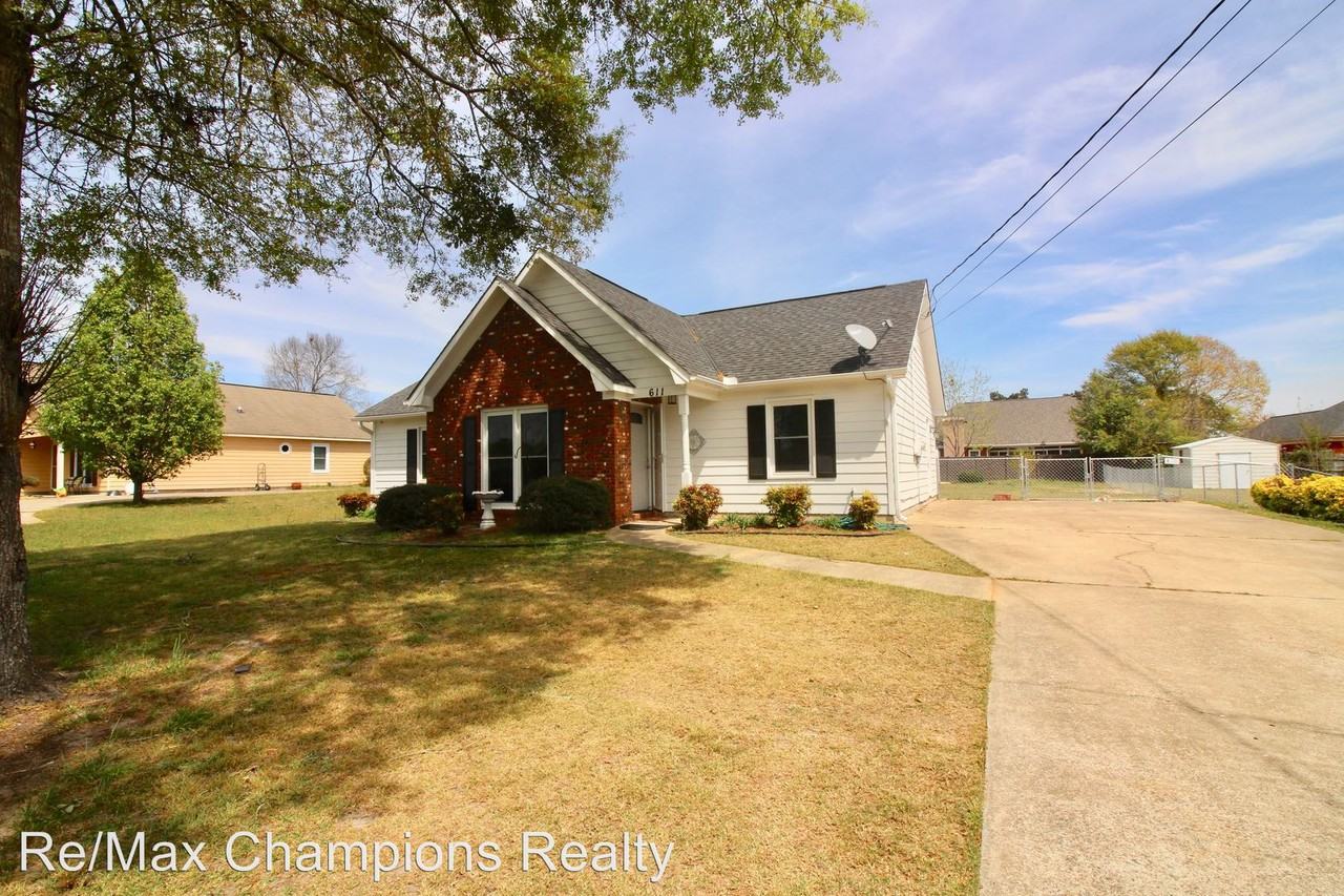611 Lee Rd 222 - Photo 2 of 20