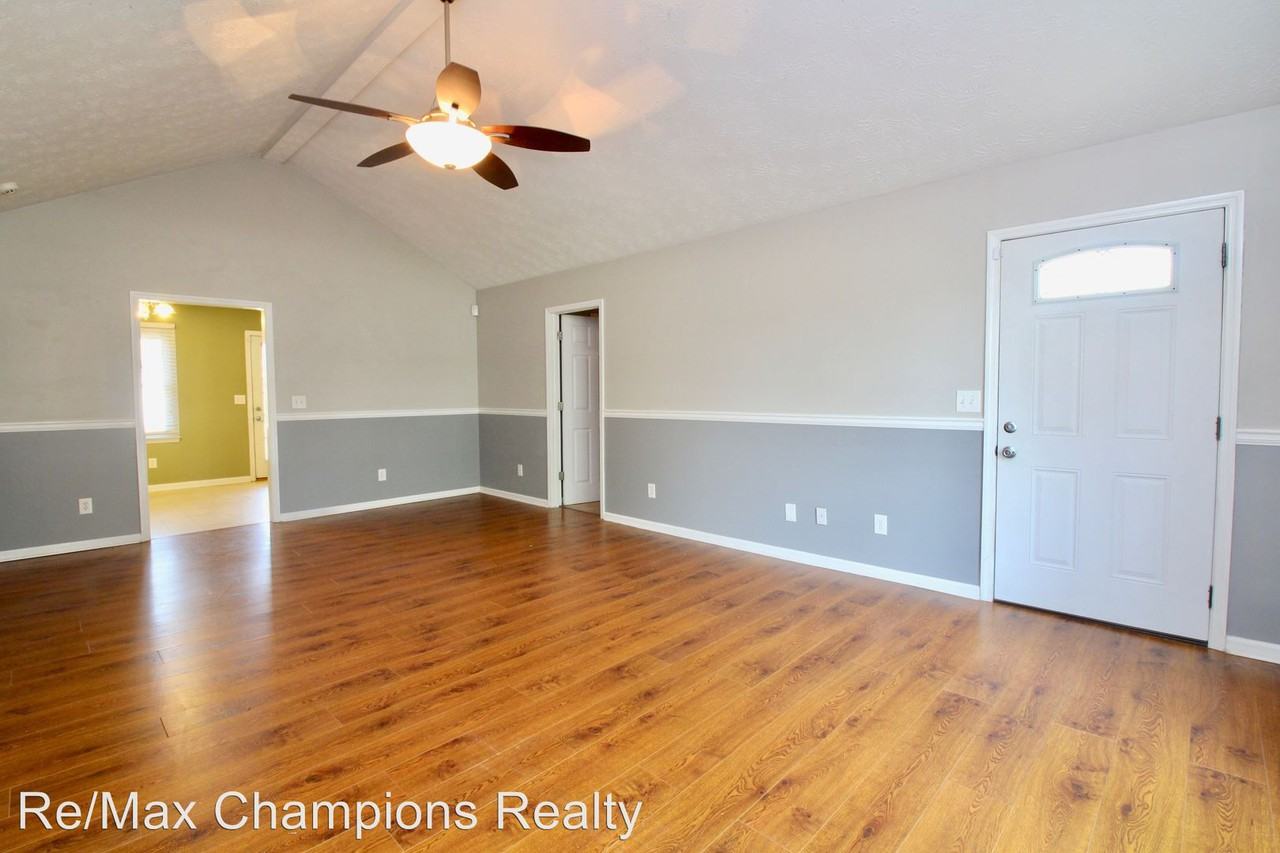 611 Lee Rd 222 - Photo 3 of 20