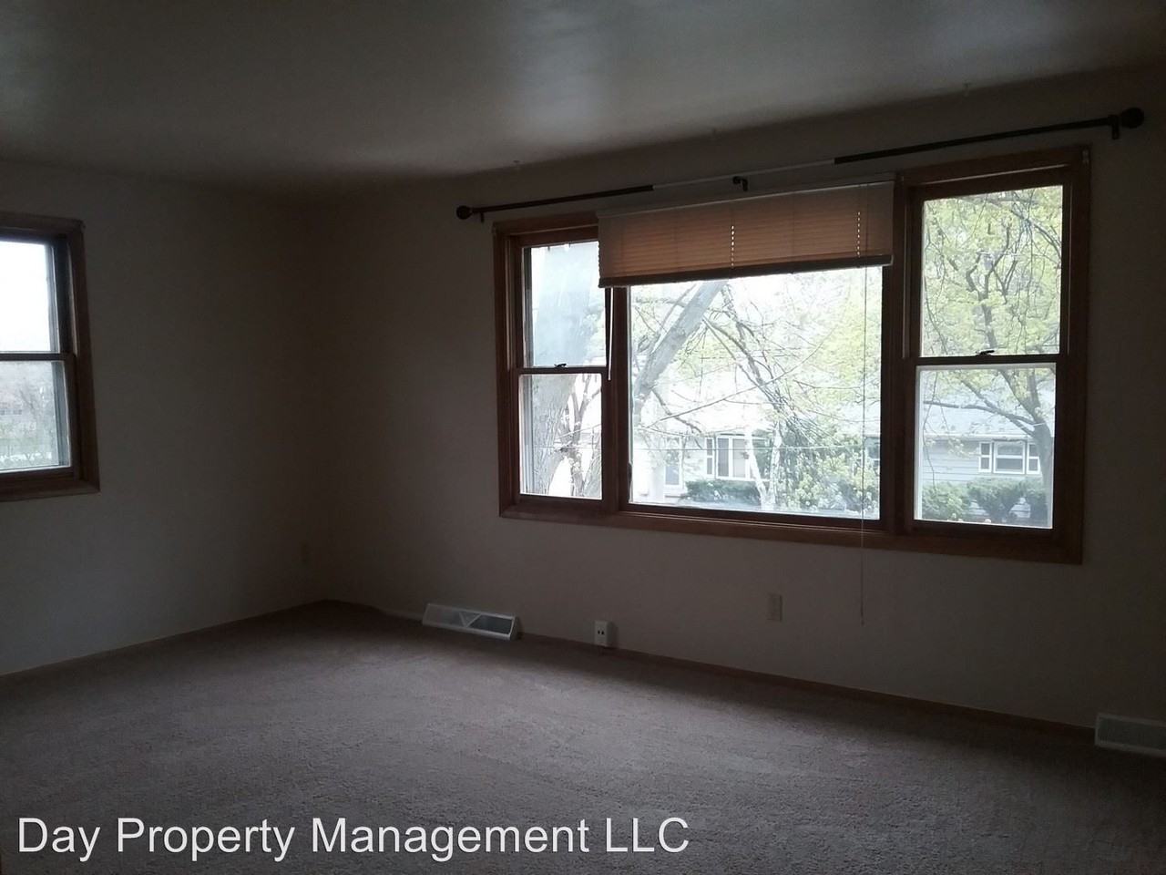 2419/2419 1/2 S Jackson St. - Photo 2 of 18