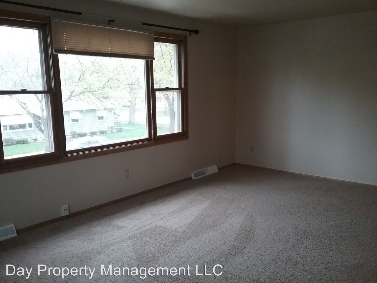 2419/2419 1/2 S Jackson St. - Photo 3 of 18