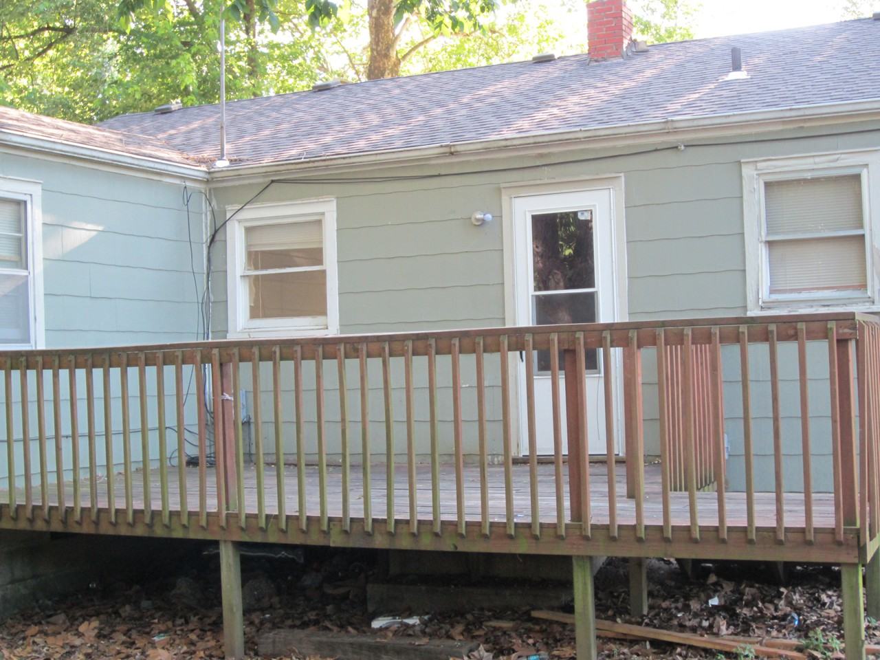 1056 S Florence Ave - Photo 3 of 14