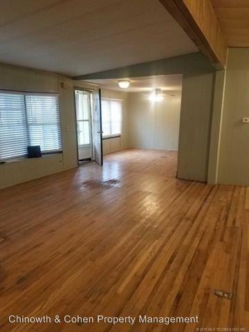 130 N 263rd Rd - Photo 3 of 19