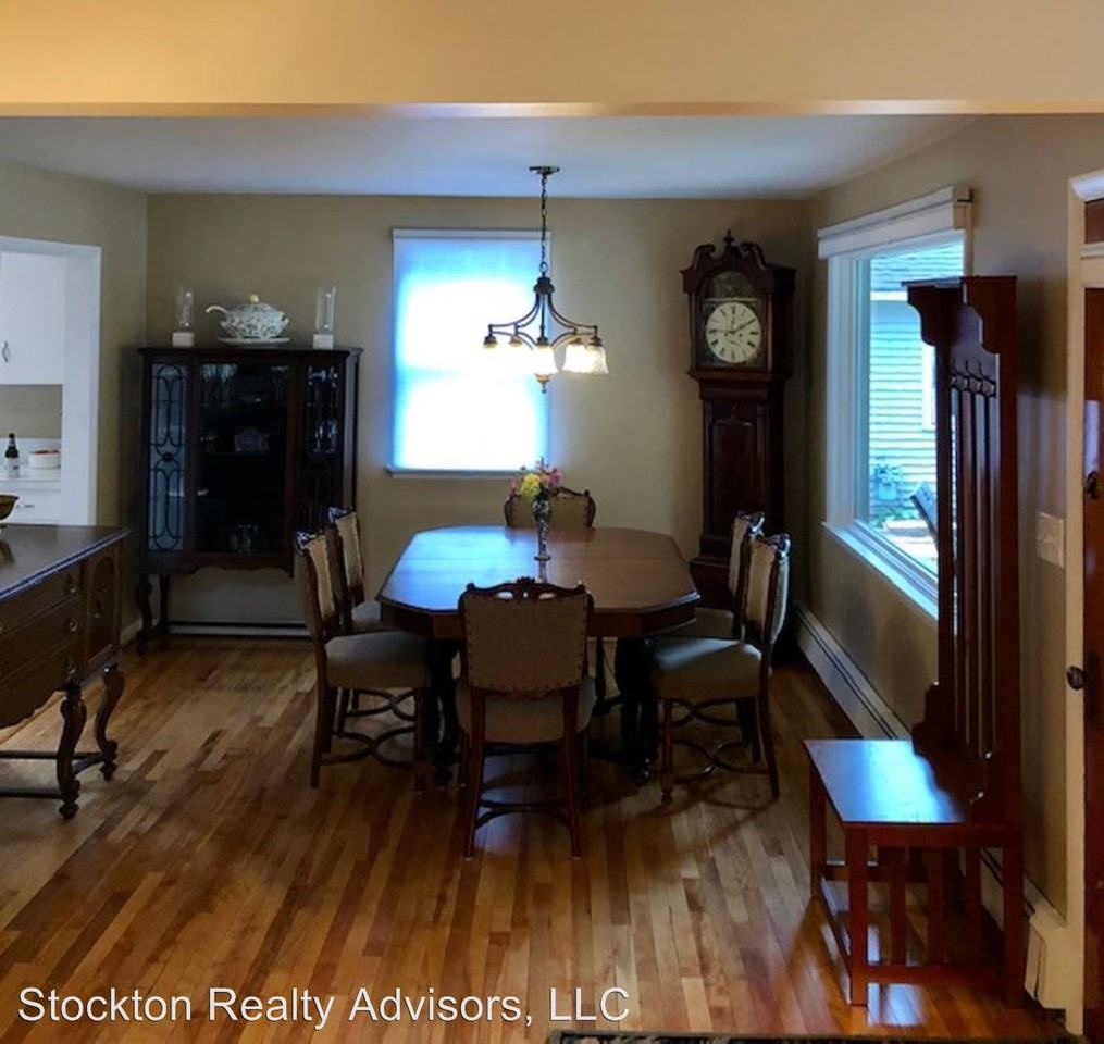 408 N Lincoln St - Photo 3 of 29