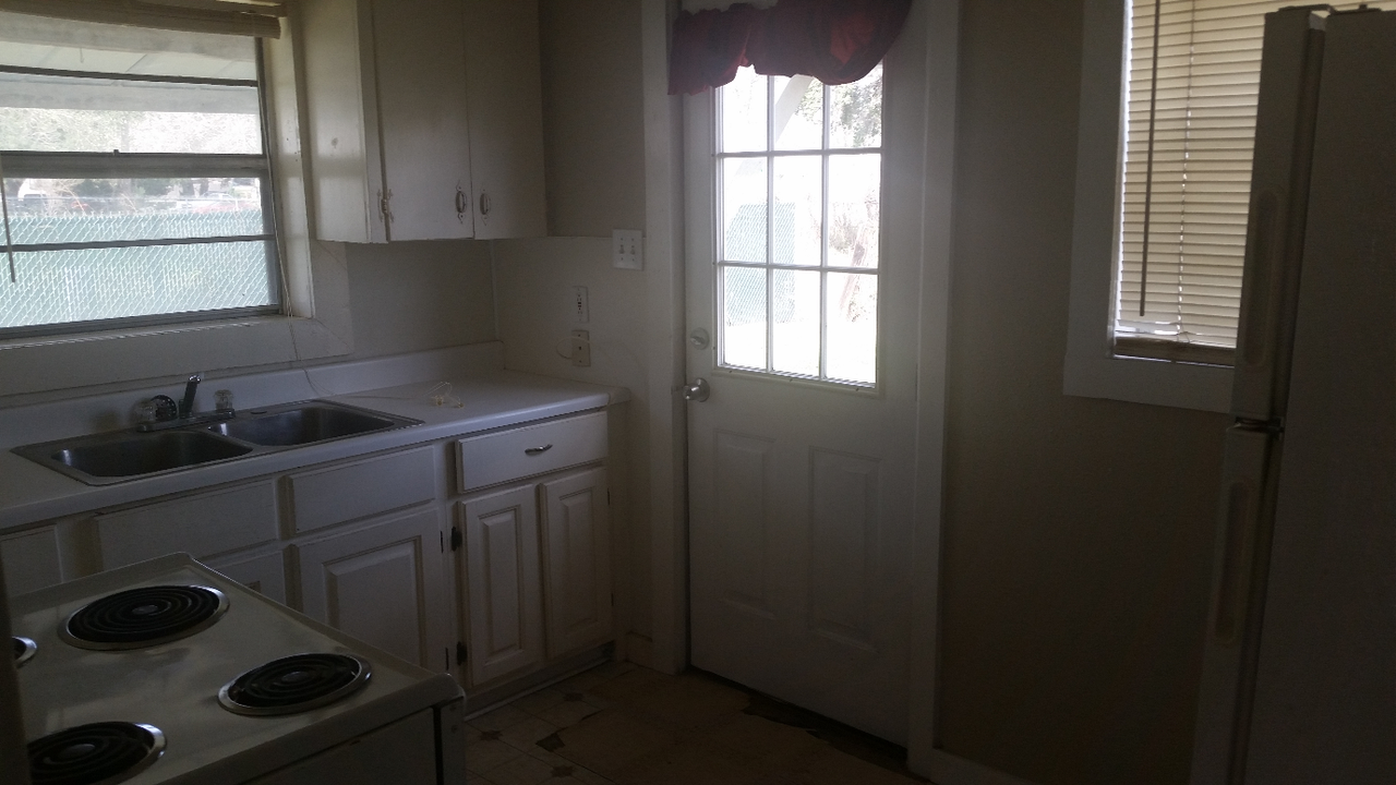 321 Duck St - Photo 3 of 4