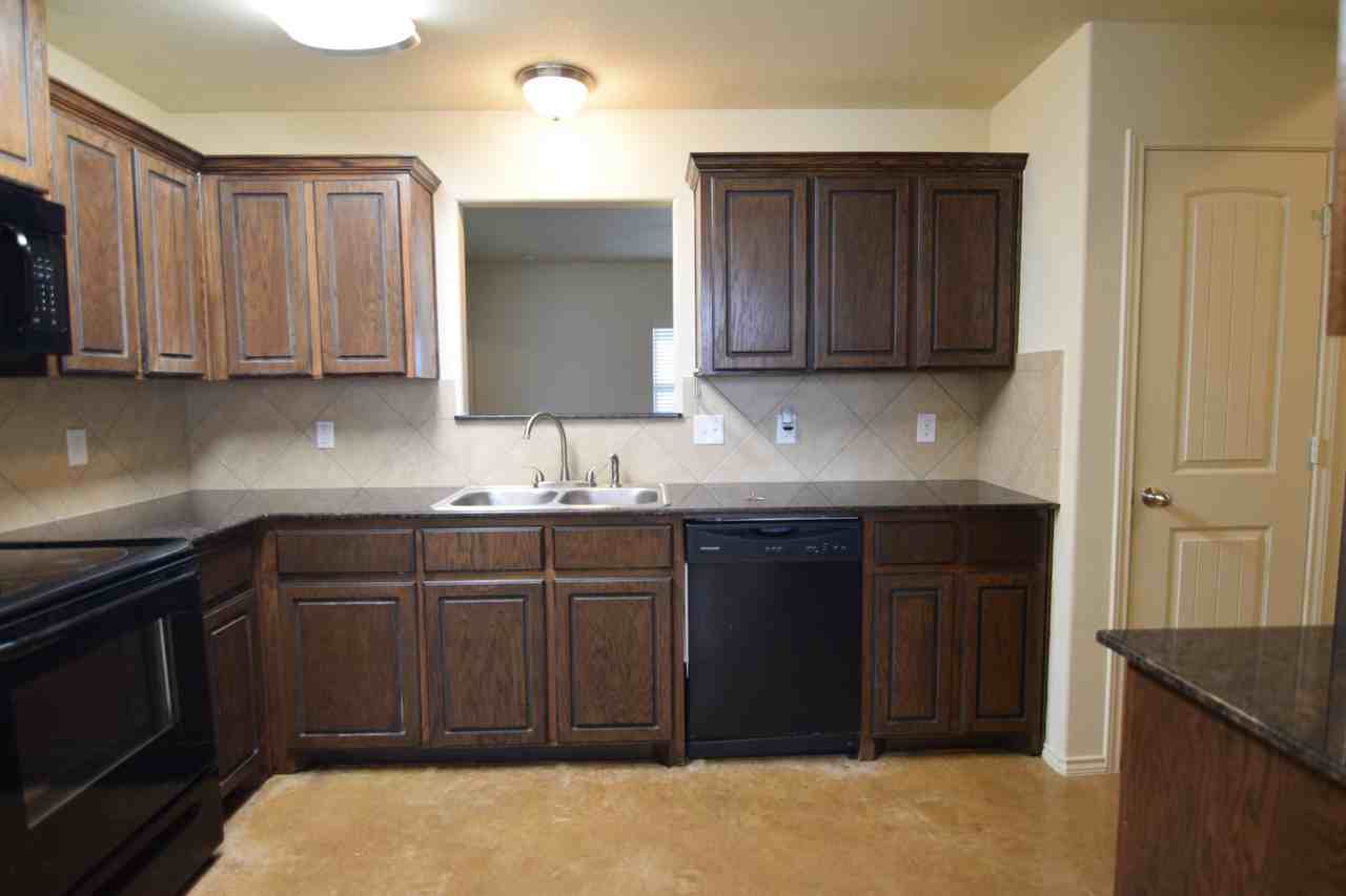 6410 Angel Dr - Photo 5 of 21