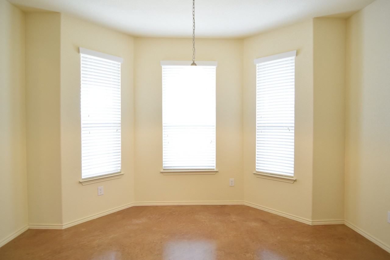 6410 Angel Dr - Photo 7 of 21