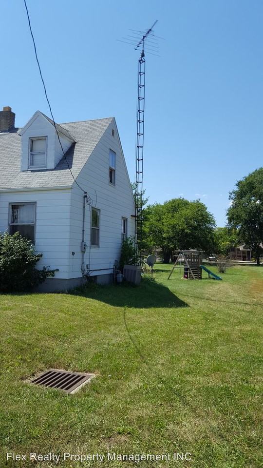 908 S Wheeling St - Photo 2 of 3