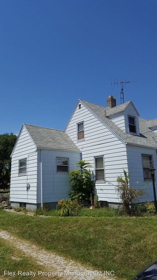 908 S Wheeling St - Photo 3 of 3