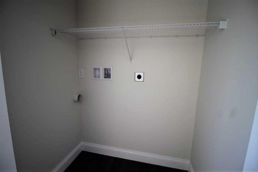 136 Cedarwood Dr - Photo 3 of 11