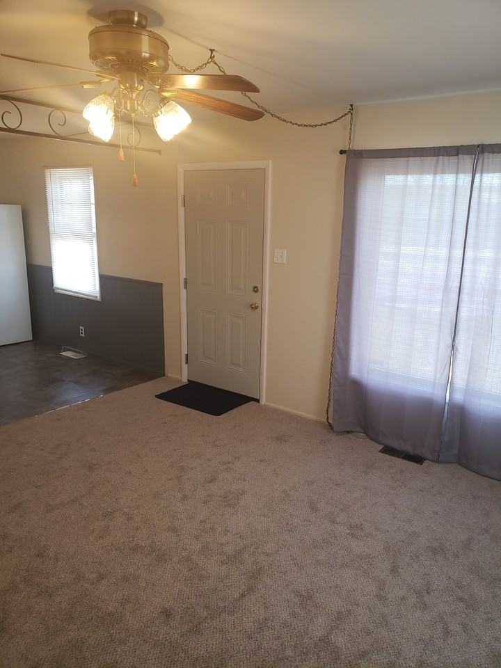 2678 Creve Coeur Mill Rd - Photo 3 of 11