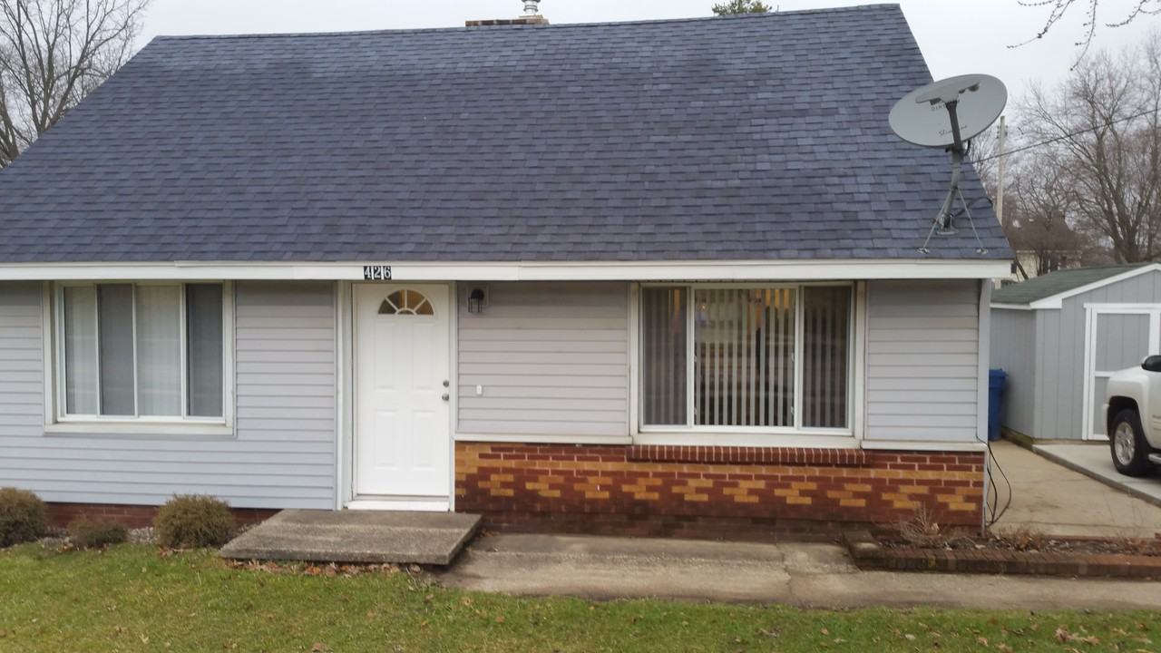 426 W Main St - Photo 2 of 15