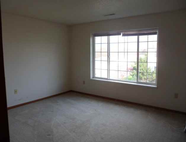 908 Fox Creek Drive - Photo 3 of 6