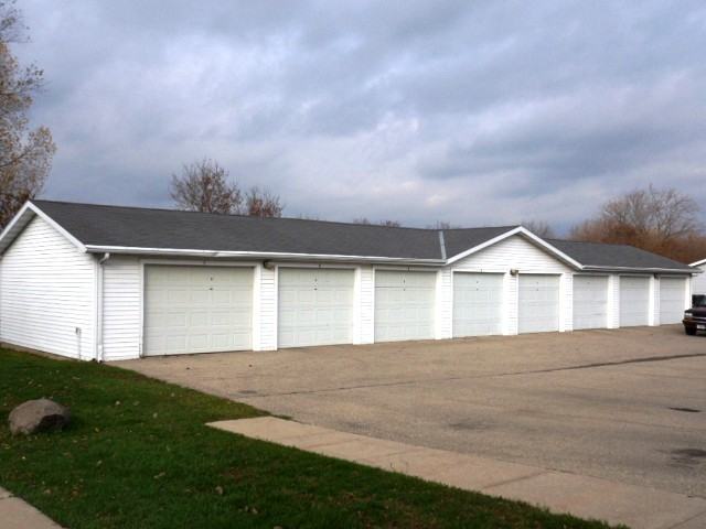 908 Fox Creek Dr - Photo 4 of 6