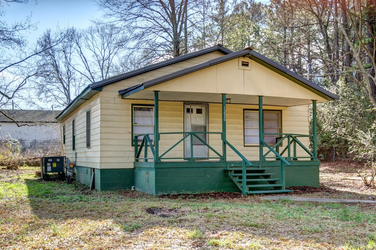 1220 McCravy Ln - Photo 3 of 20