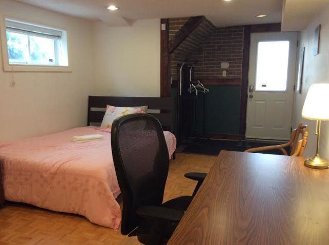 3608 Birchmeadow Crescent - Photo 2 of 4