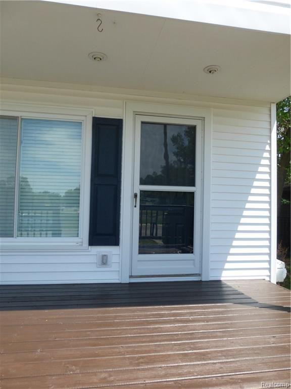 265 Perry St - Photo 2 of 19