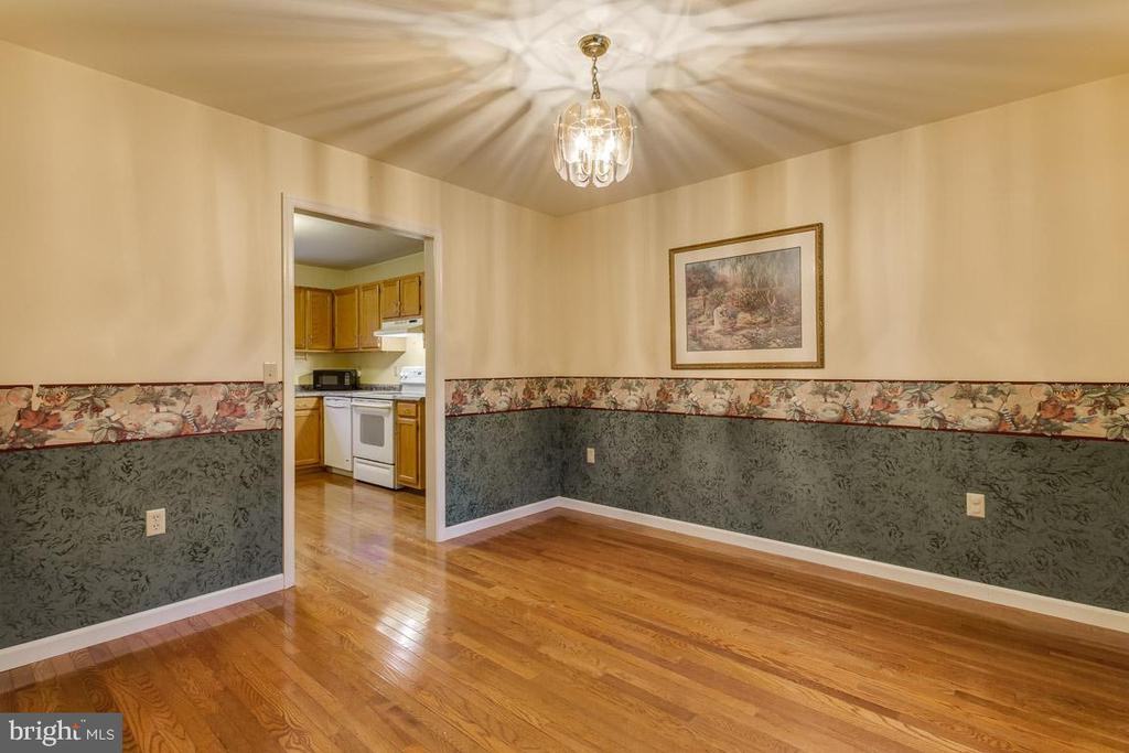 103 Oak Ct - Photo 2 of 17