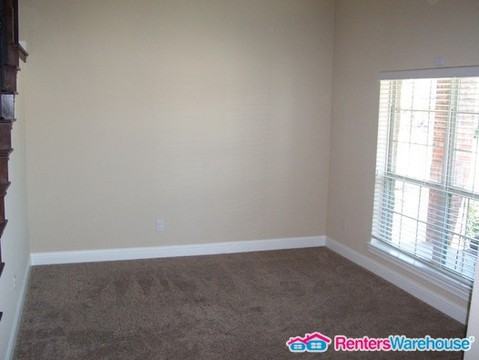 3808 Hazelhurst Dr - Photo 2 of 24
