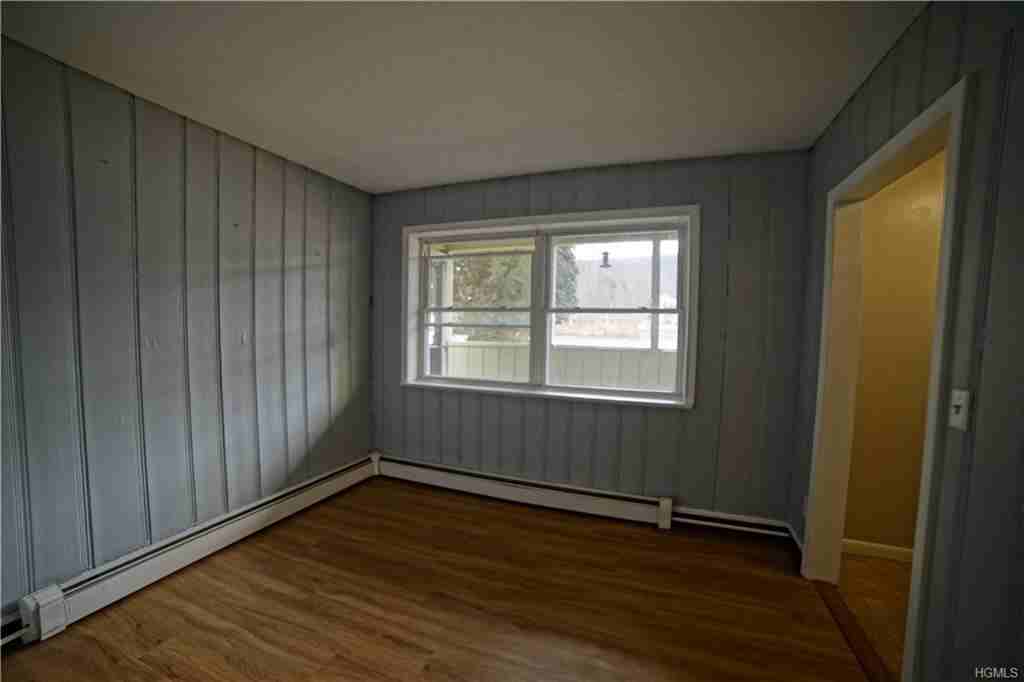 13 Shore Dr - Photo 3 of 10