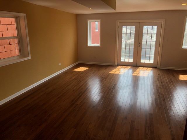 439 W 41st St #2 - Photo 3 of 10