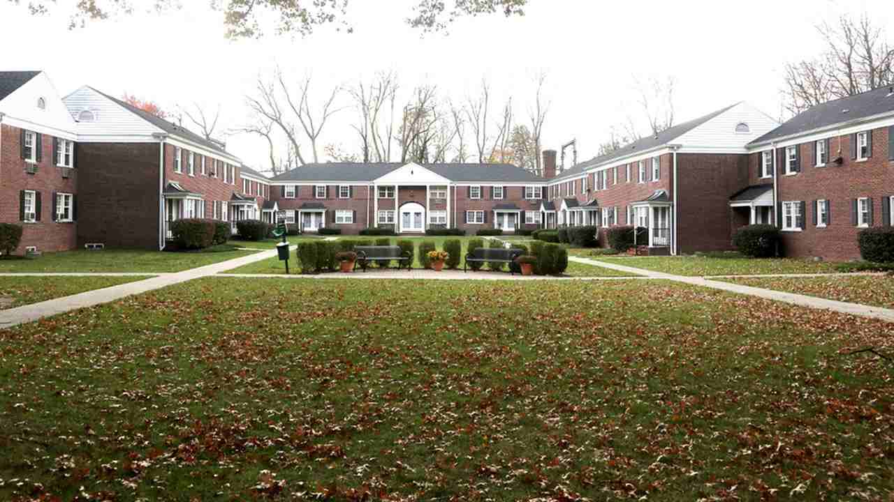 Alister Morristown - Photo 3 of 24