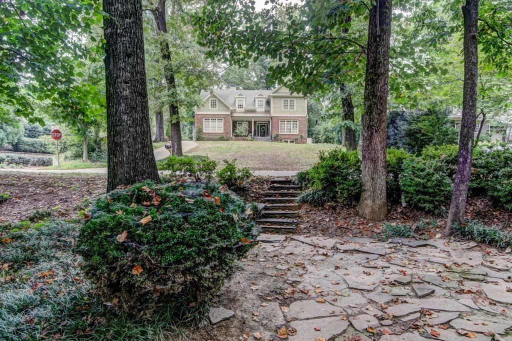 900 Carter Dr NE - Photo 2 of 40