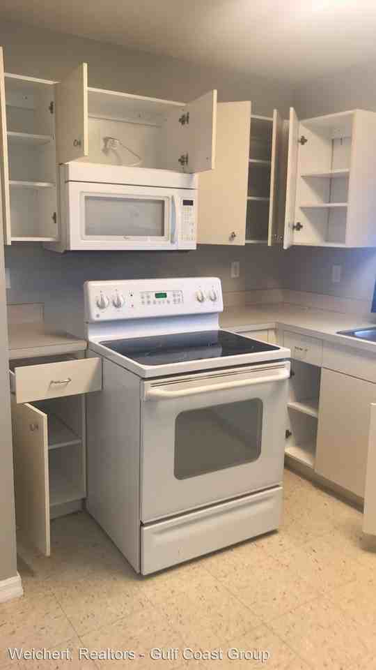 4525/4527 19th Street SW - Photo 2 of 4