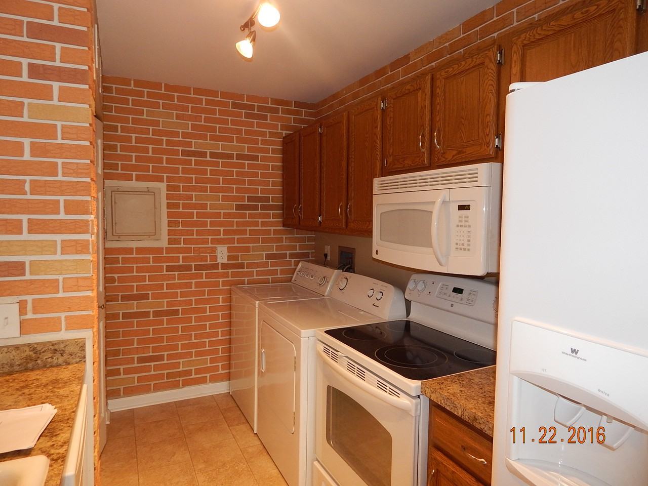 22 Heron Way N - Photo 2 of 5