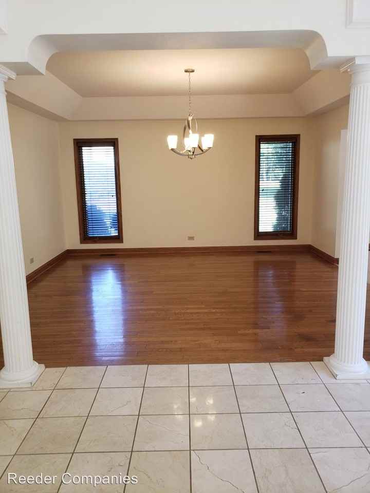 1324 Inverness Ln - Photo 3 of 11