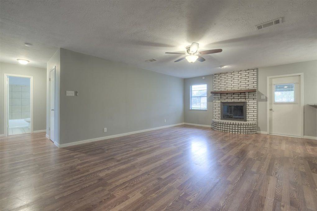 6401 32nd St - Photo 3 of 17