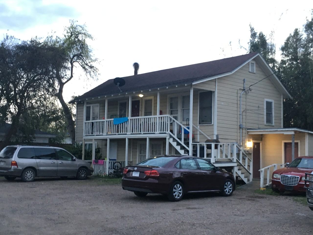 901 Furman Ave - Photo 2 of 3