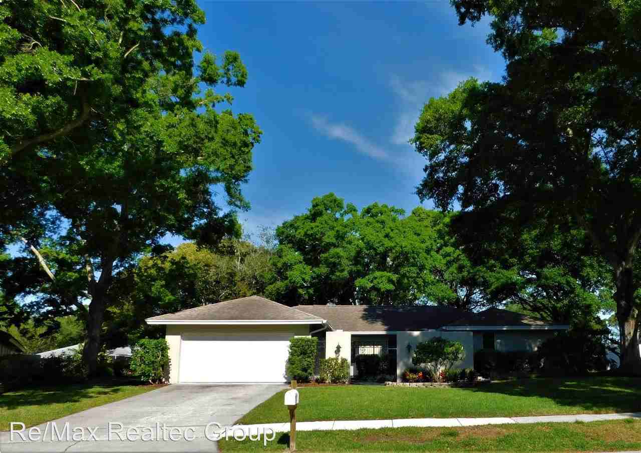 30 Beechtree Ct - Photo 2 of 50
