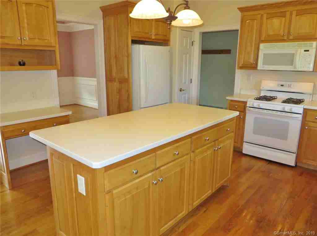 40 Sunrise Dr - Photo 3 of 40