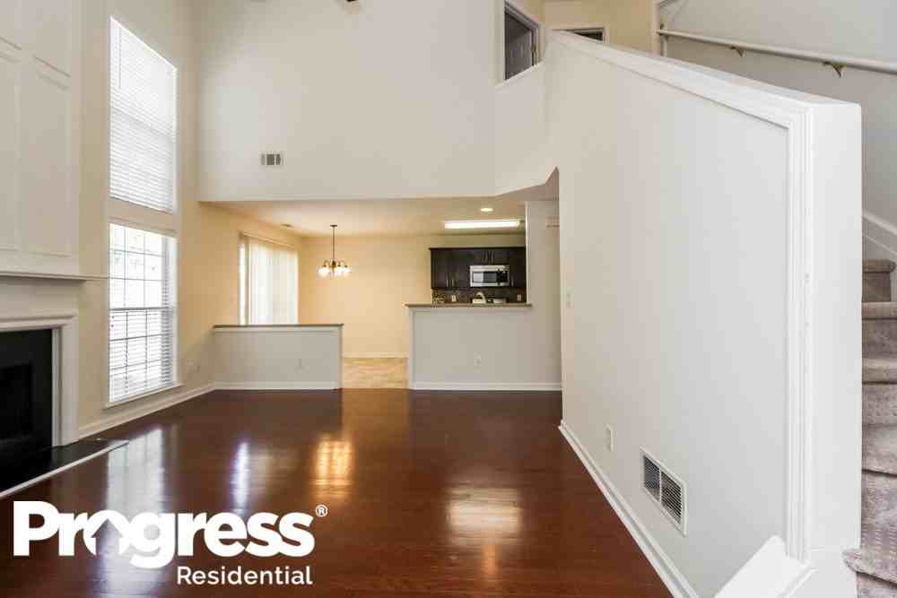 219 Persimmon Trl - Photo 3 of 16