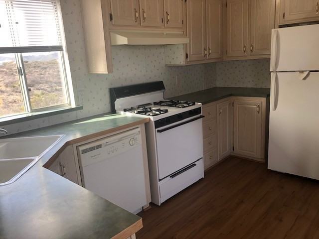 2580 E Dubs Ln - Photo 2 of 19