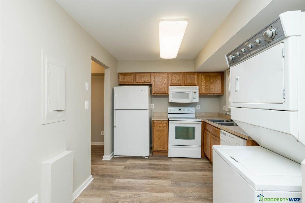 320 Adair Ct - Photo 2 of 22