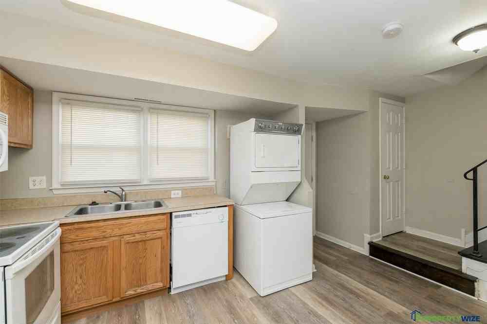 320 Adair Ct - Photo 3 of 22