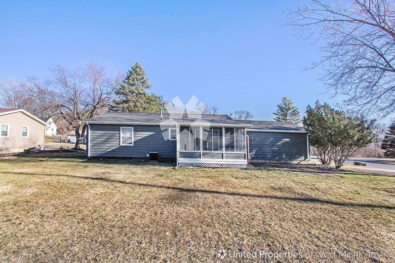 6996 Rix St SE - Photo 3 of 21