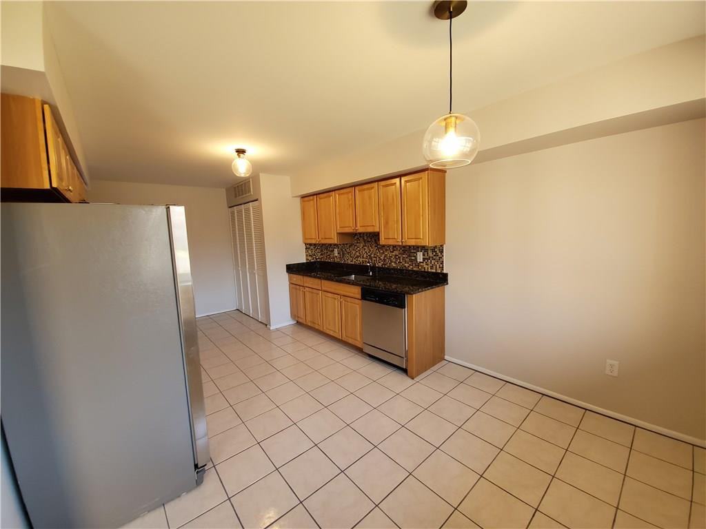 1606 Edison Glen Terrace - Photo 3 of 8
