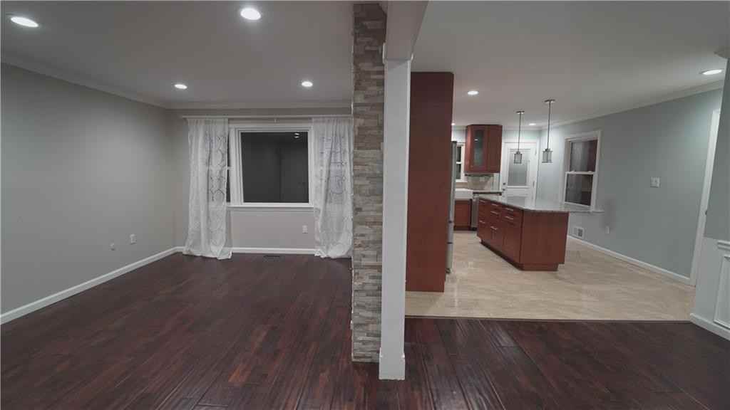 8 Delta Ct - Photo 2 of 22