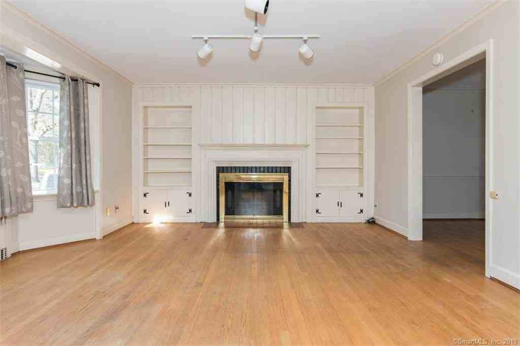 26 Longvue Dr - Photo 3 of 17