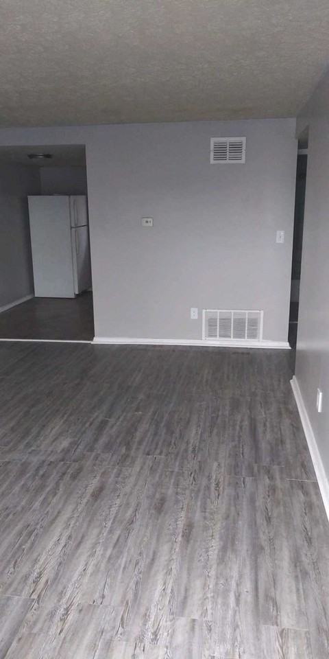 10 Lee St - Photo 2 of 10