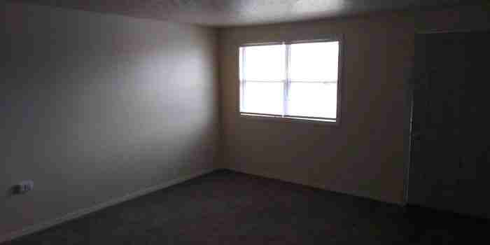 10 Lee St - Photo 3 of 10