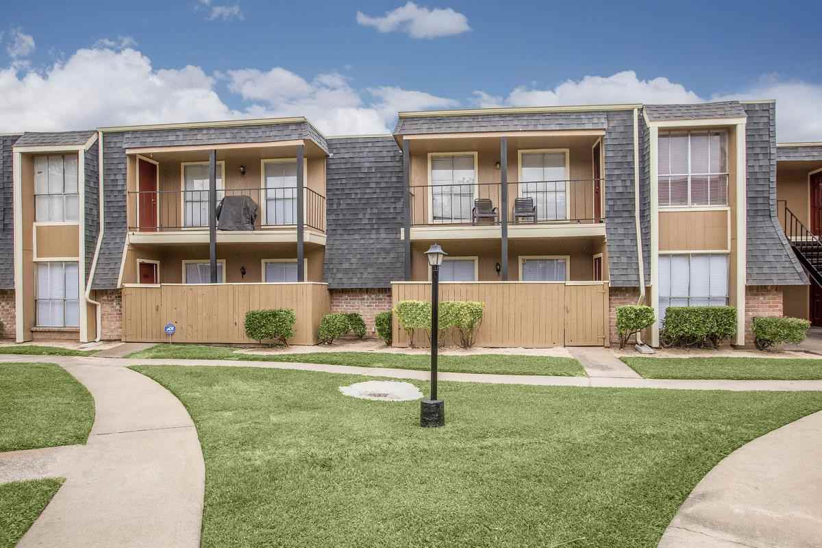 Lafayette Green - Photo 4 of 50