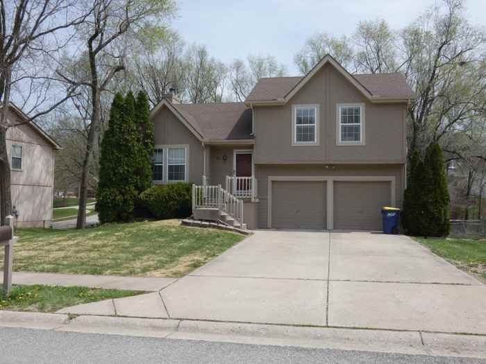 405 Woodland Ave - Photo 3 of 21