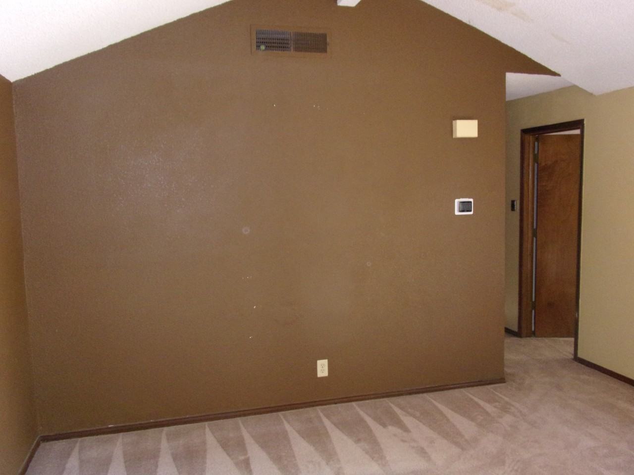 1705 Bogart Pl - Photo 3 of 13
